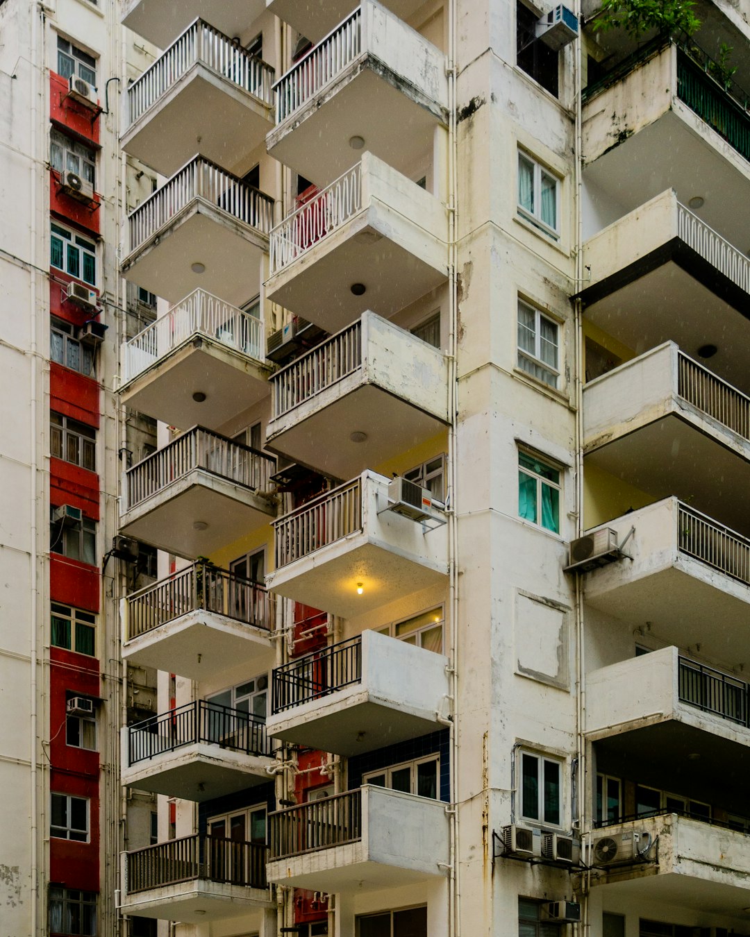 services-04 architectural-photography-of-beige-concrete-house-jn9vv8e6zjw